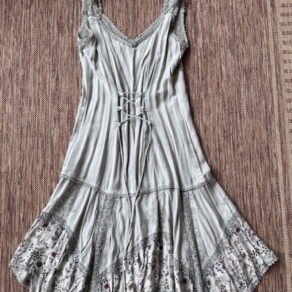 Beautiful Coline Summer Dress - Picture 2 of 6